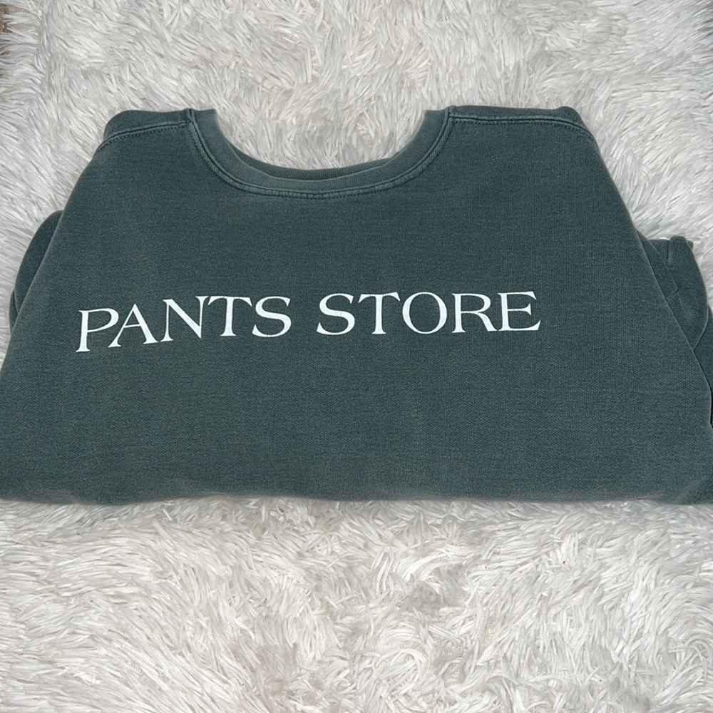 Pants Store Pullover. Size Medium